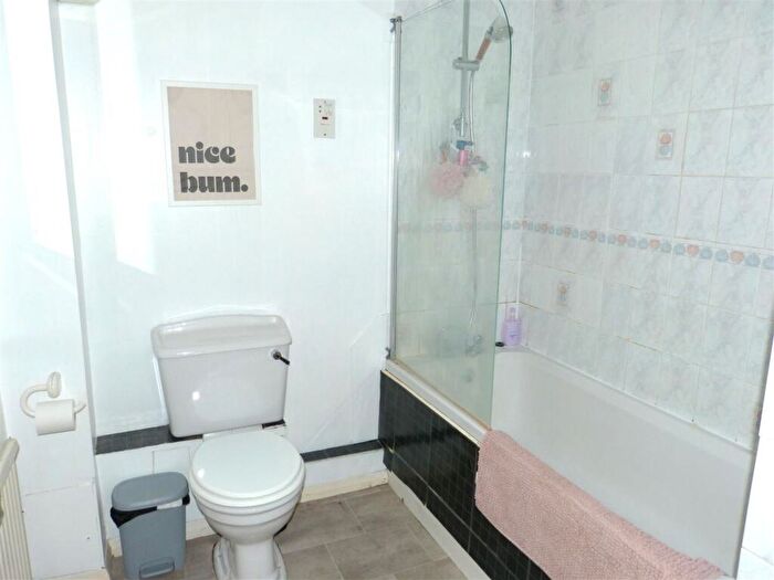 1 Bedroom Flat To Rent In Dixons Hill Road, Welham Green, North Mymms, AL9