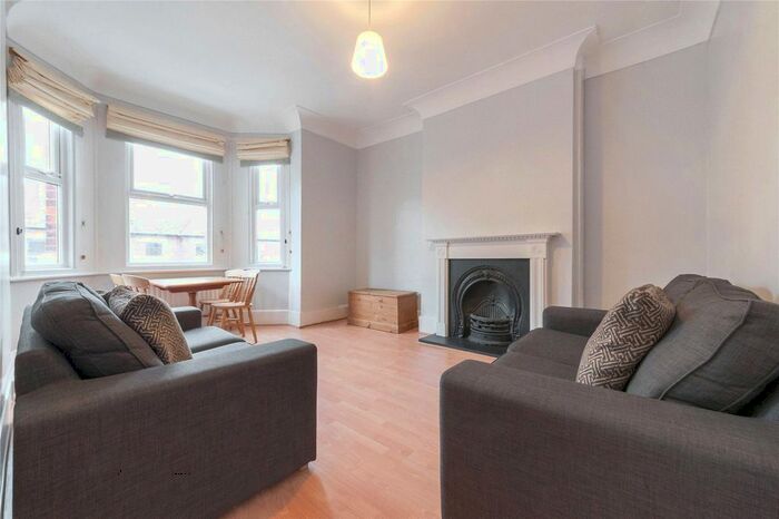 2 Bedroom Flat To Rent In Schubert Road, London, SW15