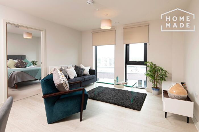 2 Bedroom Flat To Rent In The Trilogy, M15