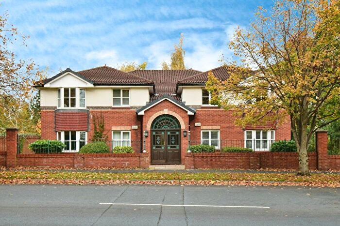 2 Bedroom Flat To Rent In Pinewood Road, Wilmslow, Cheshire, SK9