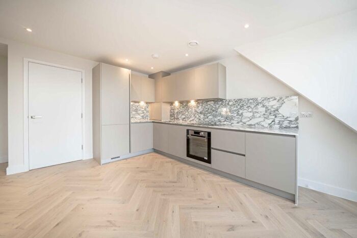 Studio For Sale In Somerset Road, West Ealing, W13