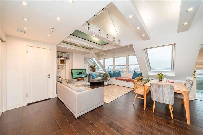 3 Bedroom Flat For Sale In Humber Road, Blackheath, SE3