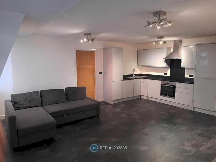 1 Bedroom Flat To Rent In Purley Way, Croydon CR0