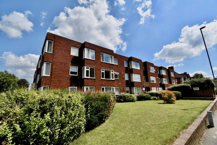 3 Bedroom Flat To Rent In Phippsville Court, Northampton, NN2