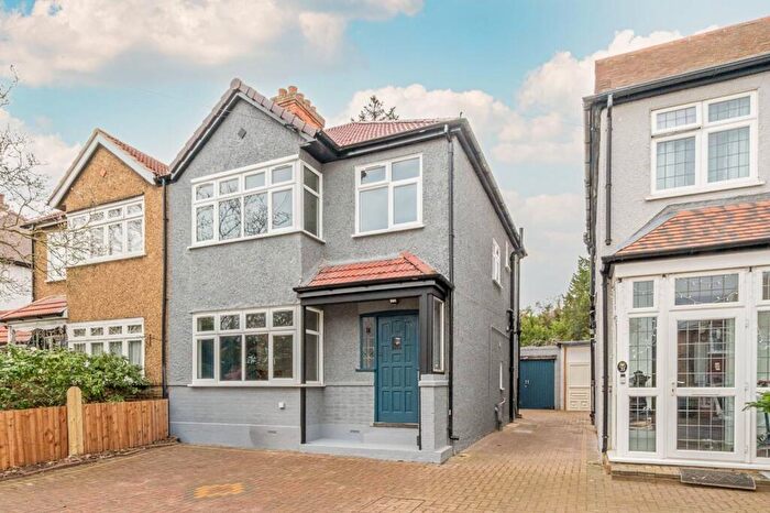 4 Bedroom Detached House To Rent In Glenthorne Gardens, Sutton, SM3