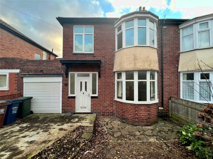 3 Bedroom Semi-Detached House To Rent In Whickham View, Newcastle, NE15