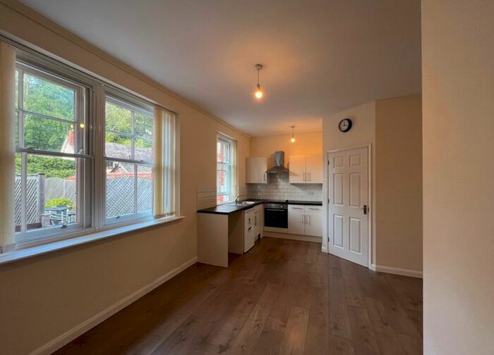 1 Bedroom Flat To Rent In Market House Lane, Minehead, TA24