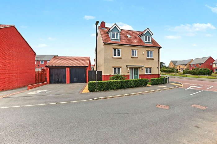 5 Bedroom Detached House For Sale In Caulfield Close, Dunston, Chesterfield, S41