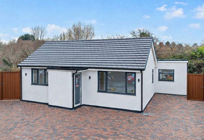 3 Bedroom Detached Bungalow For Sale In Brackenhill Close, Links View, NN2