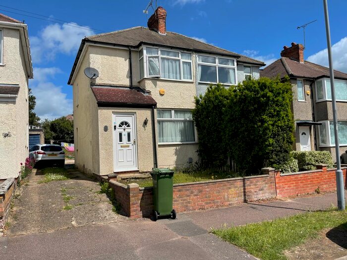 2 Bedroom Semi-Detached House To Rent In Fourth Avenue, Luton, Beds, LU3