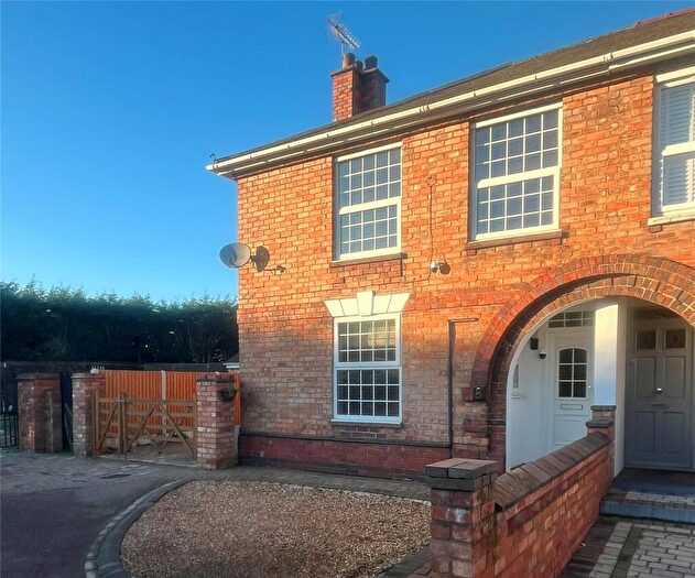 3 Bedroom Semi-Detached House For Sale In Sutton Square, Sutton Coldfield, West Midlands, B76