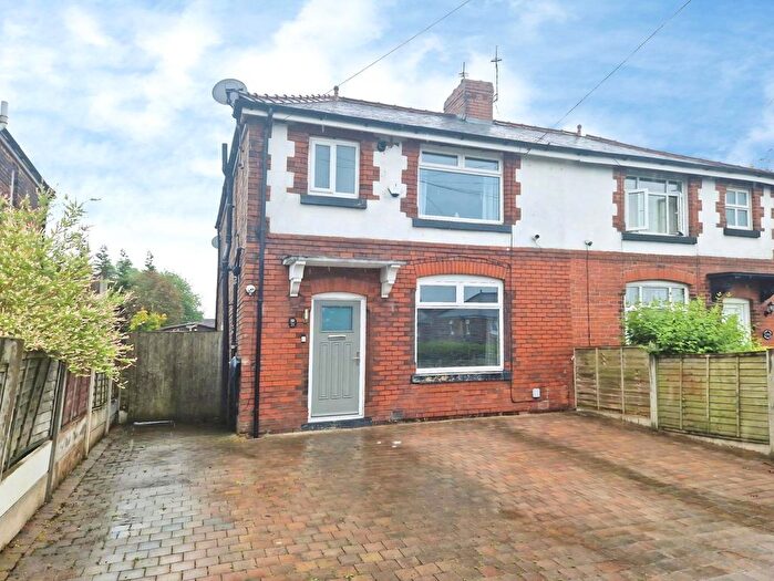 3 Bedroom Semi-Detached House For Sale In Armitage Avenue, Little Hulton, Manchester, Greater Manchester, M38