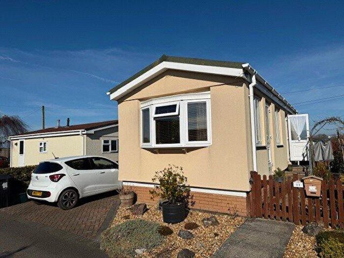 1 Bedroom Apartment For Sale In Charlton Common, Bristol, Gloucestershire, BS10