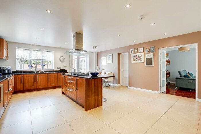 4 Bedroom Detached House For Sale In Clarkes Lane, Beeston, Nottinghamshire, NG9
