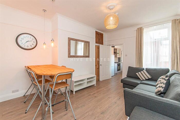 5 Bedroom Maisonette To Rent In Dinsdale Road, Sandyford, Newcastle Upon Tyne, NE2