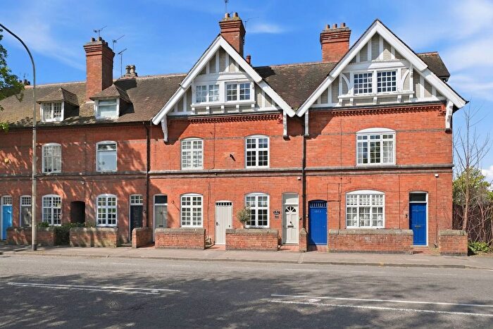 3 Bedroom Terraced House For Sale In Aylestone Road, Leicester, LE2