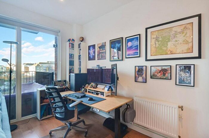 1 Bedroom Flat For Sale In Navigation Road, Tower Hamlets, London, E3