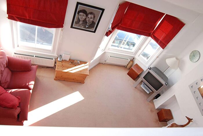 2 Bedroom Maisonette To Rent In Furness Road, Sands End, London, SW6
