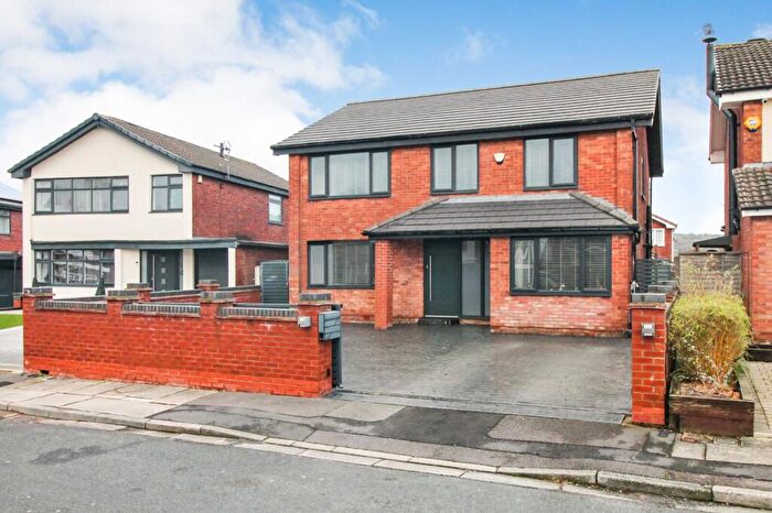 4 Bedroom Detached House For Sale In Wroxham Close, Brandlesholme, BL8