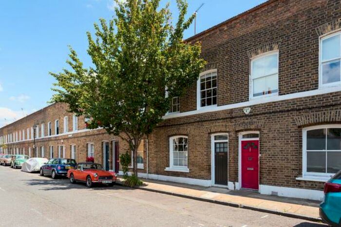 3 Bedroom House To Rent In Durant Street, London, E2