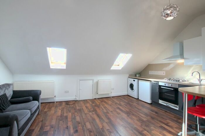 1 Bedroom Flat To Rent In Claremont Road, London, NW2