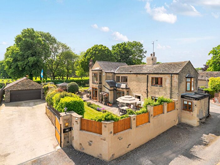 4 Bedroom Detached House For Sale In The Grange, Snydale Road, Normanton, West Yorkshire, WF6