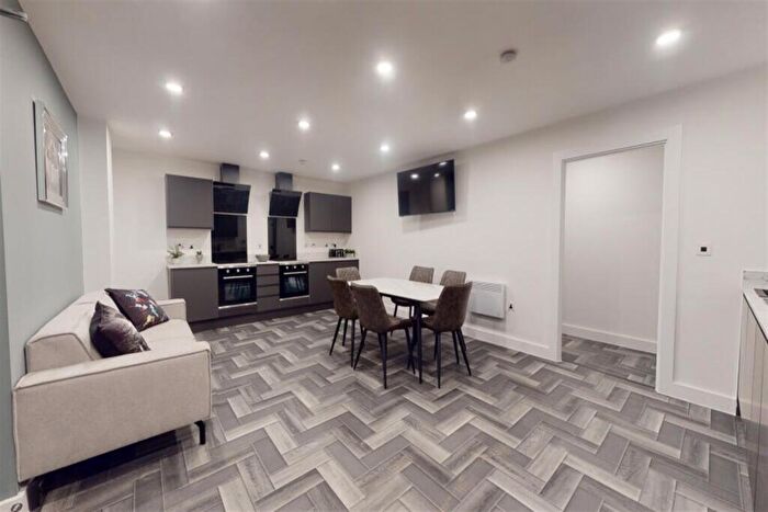 4 Bedroom Apartment To Rent In Apartment, High Road, NG9