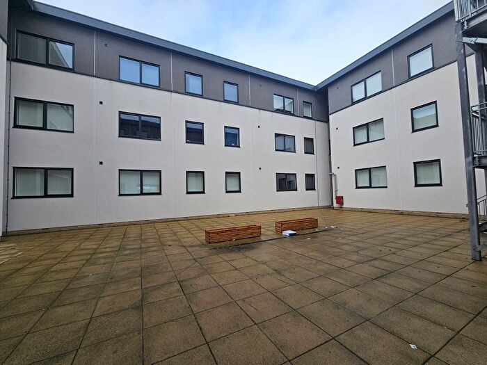 1 Bedroom Flat To Rent In Bingley Road, Bradford, BD9