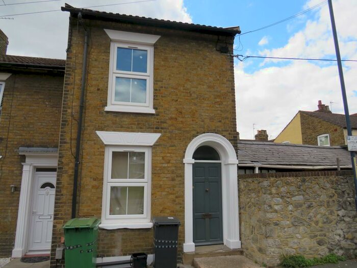 2 Bedroom House To Rent In Wheeler Street, Maidstone, Kent, ME14