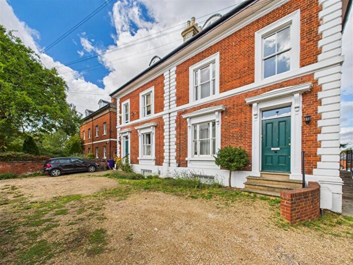 2 Bedroom Flat To Rent In Walsworth Road, Hitchin, SG4