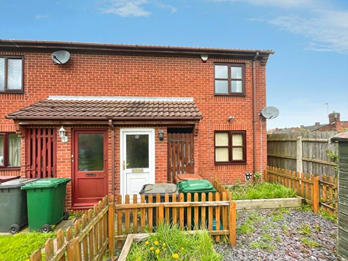1 Bedroom Flat For Sale In St Stephens Court, Woodville, Swadlincote, Derbyshire, DE11