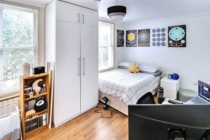 Studio To Rent In Bamborough Gardens, Shepherd's Bush, London, W12