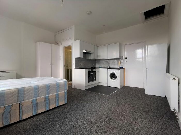 1 Bedroom Studio To Rent In Villiers Road, London, NW2