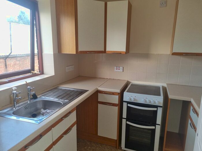 2 Bedroom Flat To Rent In Mill Close, Wisbech, PE13