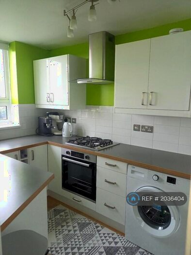 3 Bedroom Flat To Rent In Gardner Close, London, E11