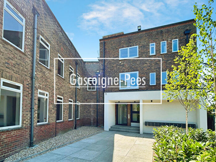 1 Bedroom Apartment To Rent In Kingston Road, Leatherhead, KT22