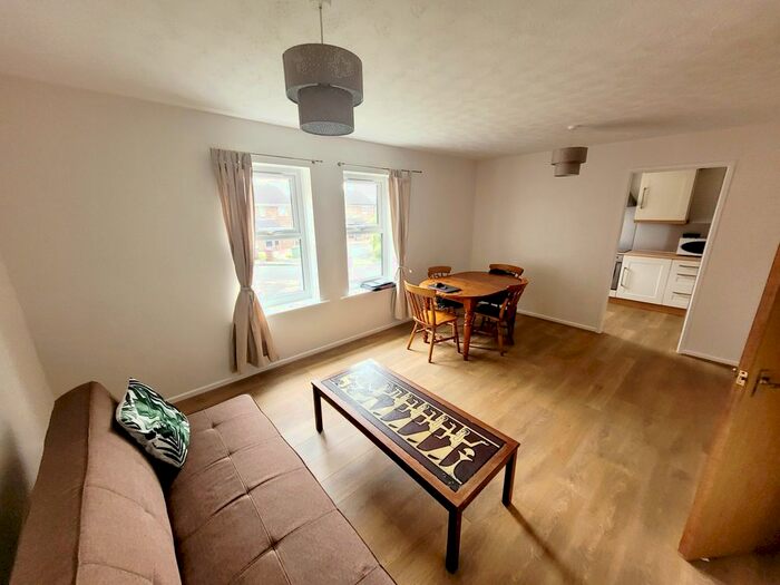 2 Bedroom Flat To Rent In Howden Way, Eastmoor, Wakefield, WF1