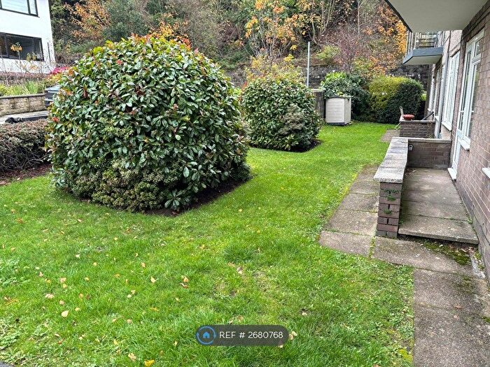 2 Bedroom Flat To Rent In Dovehouse Close, Whitefield, Manchester, M45