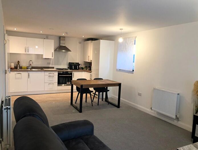 1 Bedroom Apartment To Rent In Smithfield House, B5