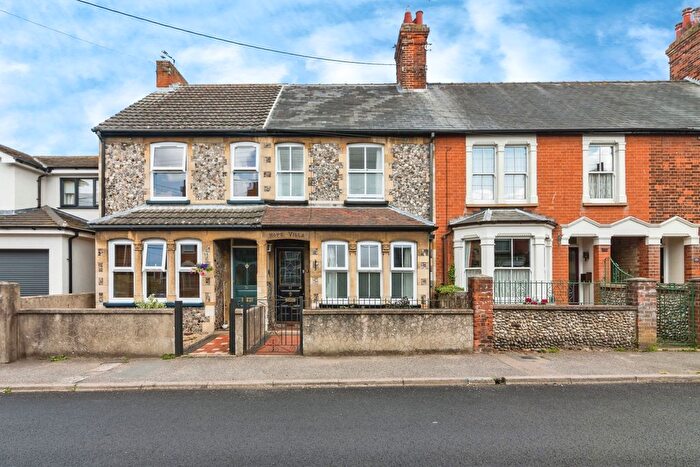 3 Bedroom Terraced House For Sale In Grove Road, Beccles, Suffolk, NR34