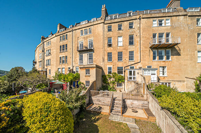 3 Bedroom Flat For Sale In Widcombe Crescent, Bath, BA2