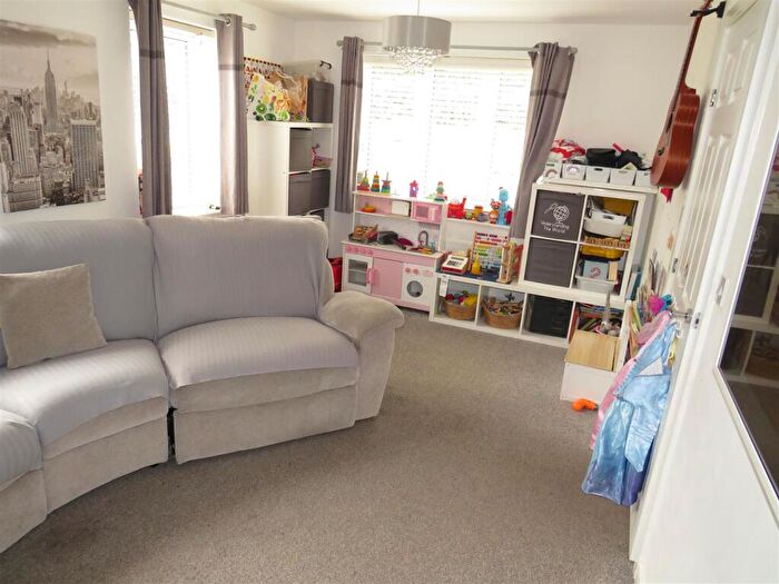 3 Bedroom Detached House For Sale In Jura Way, Smithswood, Birmingham, B36