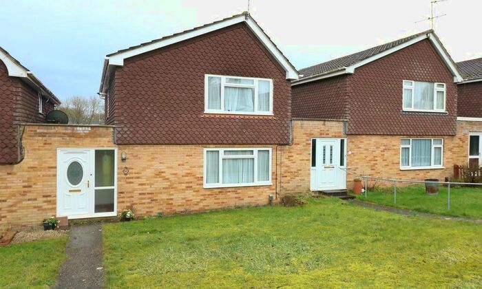 3 Bedroom Link Detached House To Rent In Lansley Road, Basingstoke, Hampshire RG21