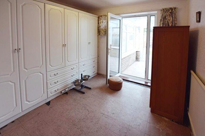 2 Bedroom Bungalow For Sale In Torridge Rise, Brickhill Area, Bedford, MK41