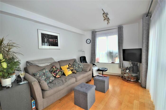 2 Bedroom Flat To Rent In Lee High Road, London, SE13