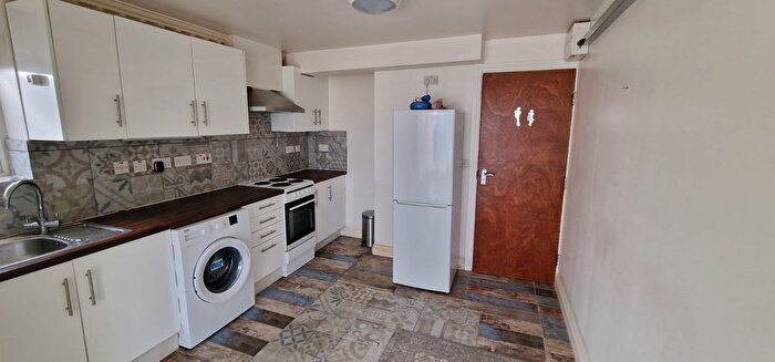 1 Bedroom Flat To Rent In Hilltop Gardens, London, NW4