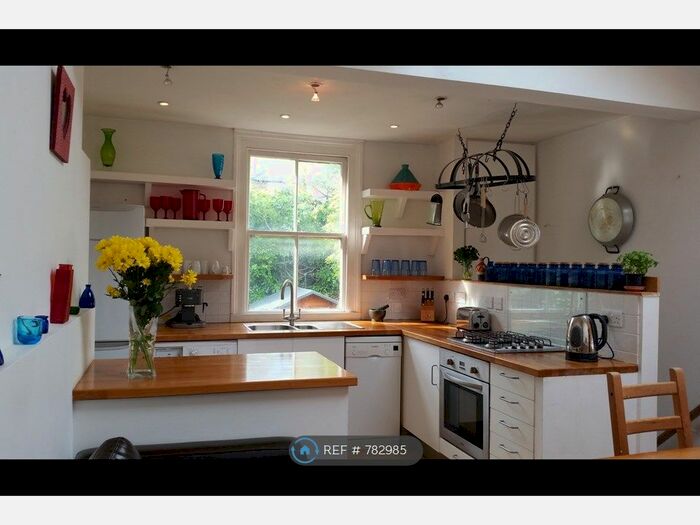 3 Bedroom Maisonette To Rent In Casewick Road, London, SE27