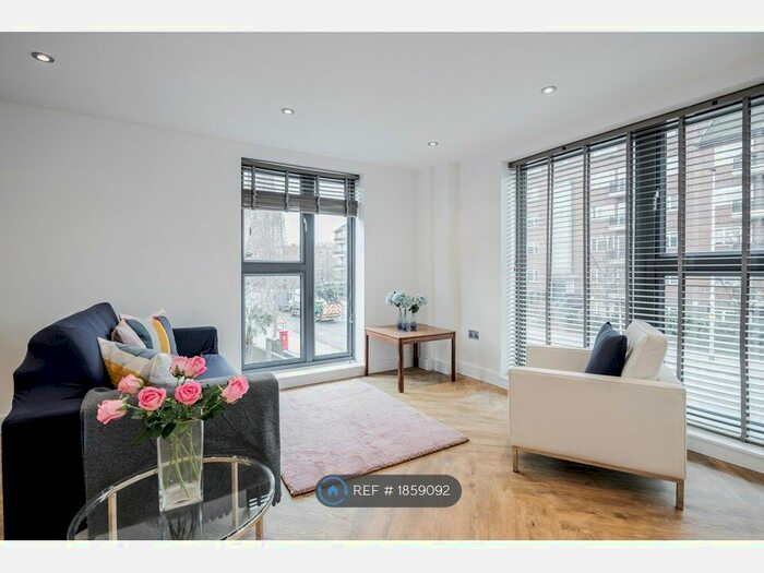 2 Bedroom Flat To Rent In Hodgson Apartments, London, SW8