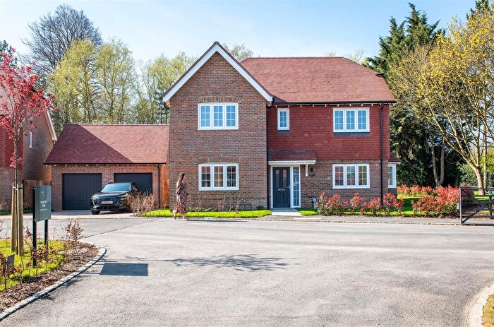4 Bedroom Detached House For Sale In Chapel Garden Close, West Malling, ME19