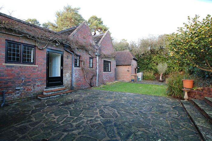 2 Bedroom House To Rent In Forest Road, Colgate, Horsham, RH12